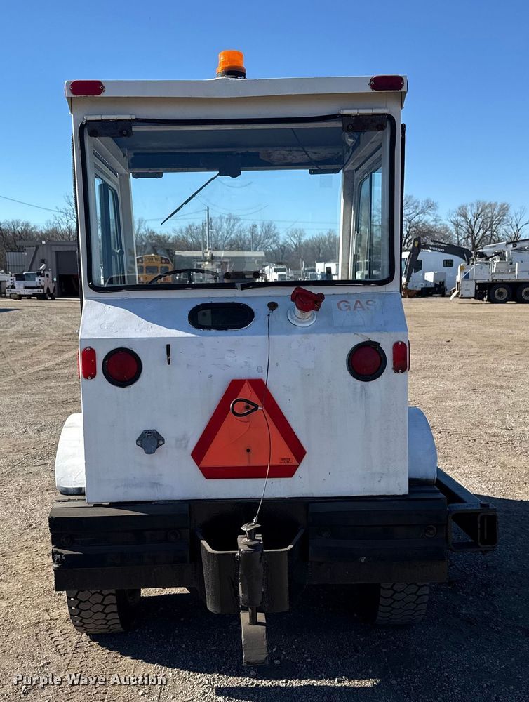 image for item EG1932 1989 Tug Mfg. Corp. MA50-1 aircraft tug