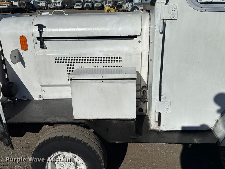 image for item EG1932 1989 Tug Mfg. Corp. MA50-1 aircraft tug