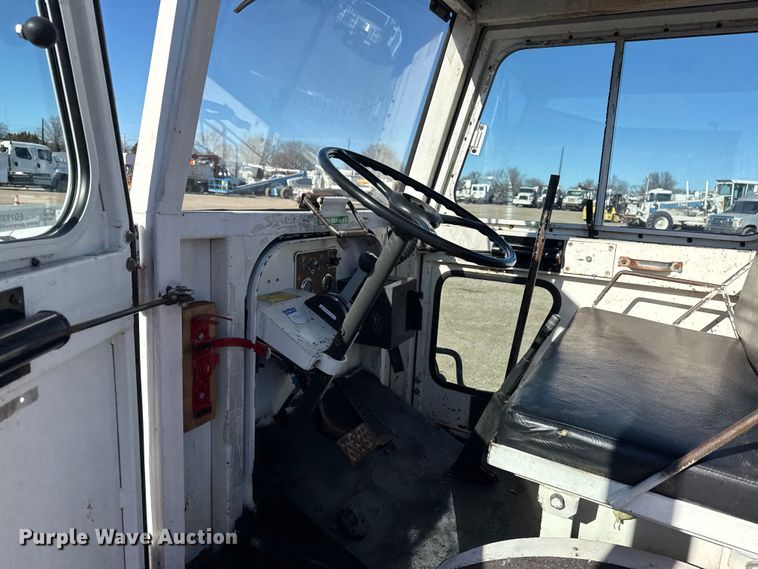 image for item EG1932 1989 Tug Mfg. Corp. MA50-1 aircraft tug