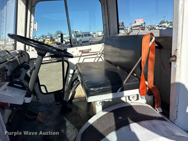 image for item EG1932 1989 Tug Mfg. Corp. MA50-1 aircraft tug