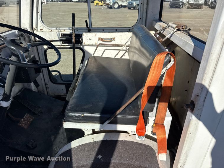 image for item EG1932 1989 Tug Mfg. Corp. MA50-1 aircraft tug