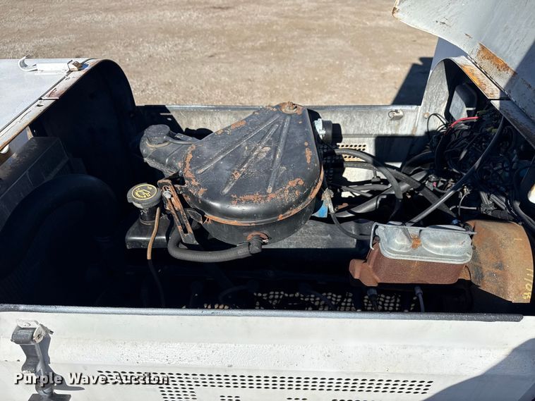 image for item EG1932 1989 Tug Mfg. Corp. MA50-1 aircraft tug