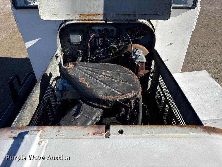 image for item EG1932 1989 Tug Mfg. Corp. MA50-1 aircraft tug