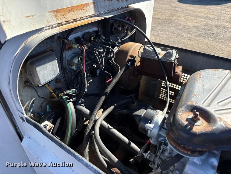 image for item EG1932 1989 Tug Mfg. Corp. MA50-1 aircraft tug