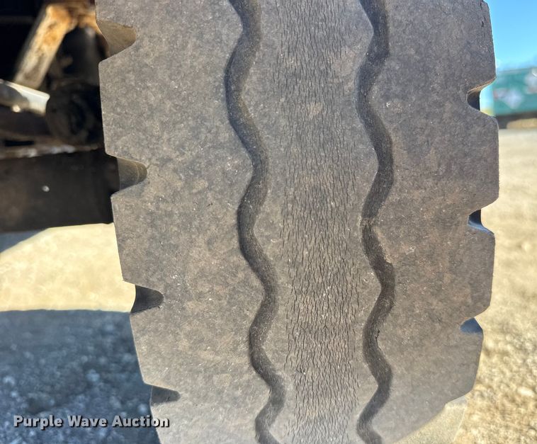 image for item EG1932 1989 Tug Mfg. Corp. MA50-1 aircraft tug