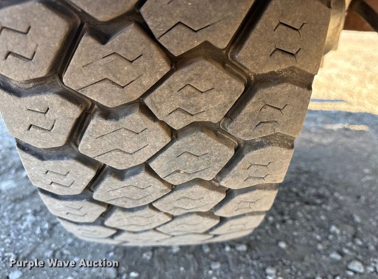 image for item EG1932 1989 Tug Mfg. Corp. MA50-1 aircraft tug