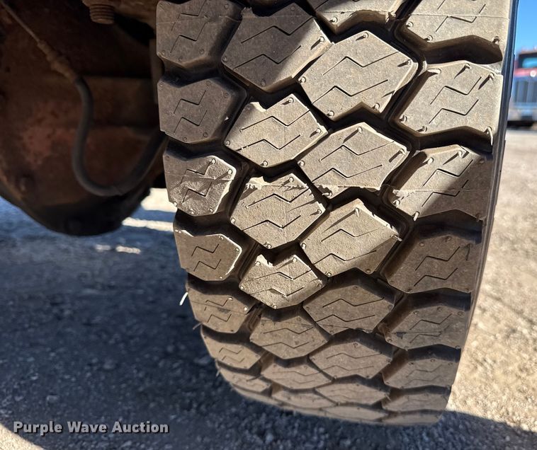 image for item EG1932 1989 Tug Mfg. Corp. MA50-1 aircraft tug