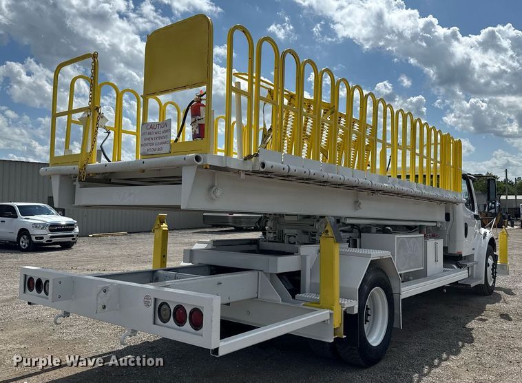 image for item EG5967 2008 Freightliner Business Class M2 scissor lift truck