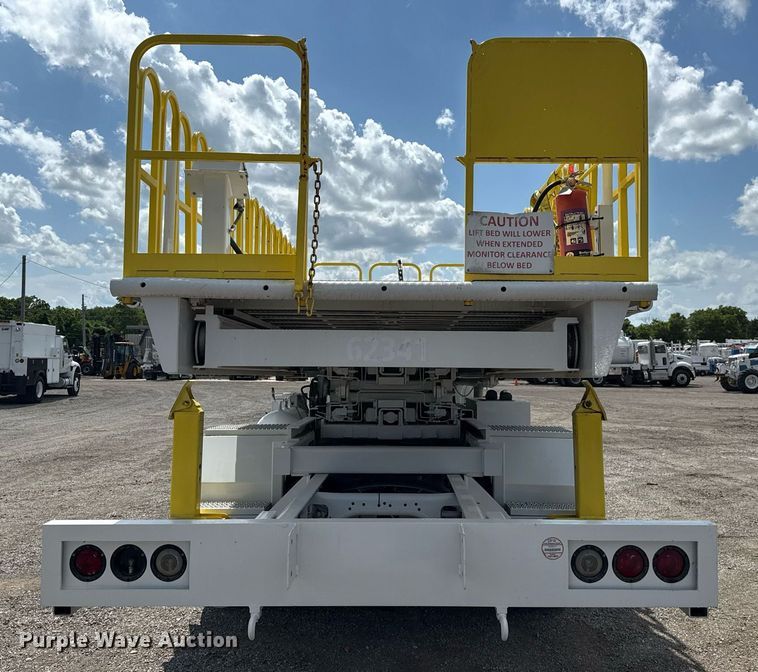 image for item EG5967 2008 Freightliner Business Class M2 scissor lift truck
