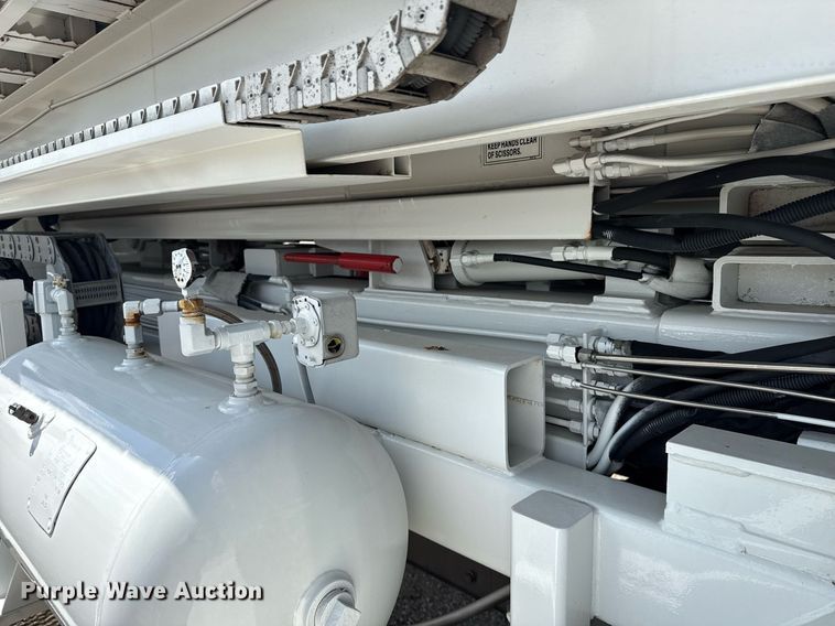 image for item EG5967 2008 Freightliner Business Class M2 scissor lift truck