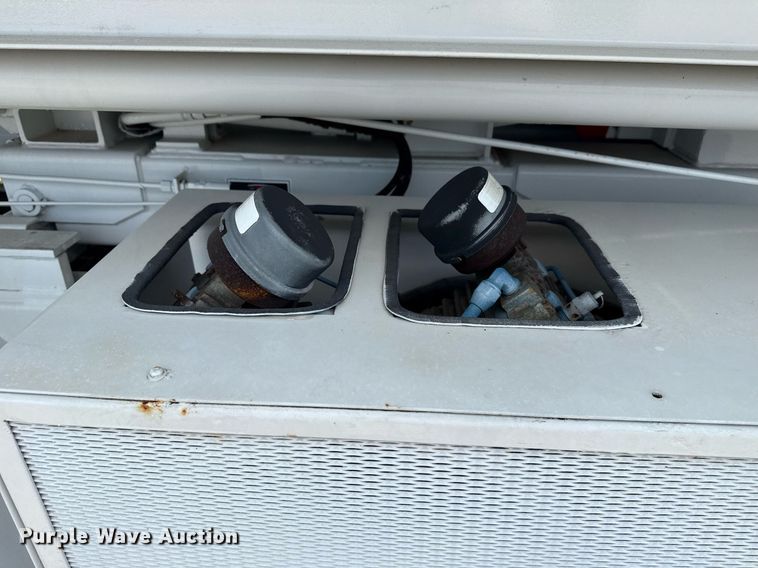 image for item EG5967 2008 Freightliner Business Class M2 scissor lift truck