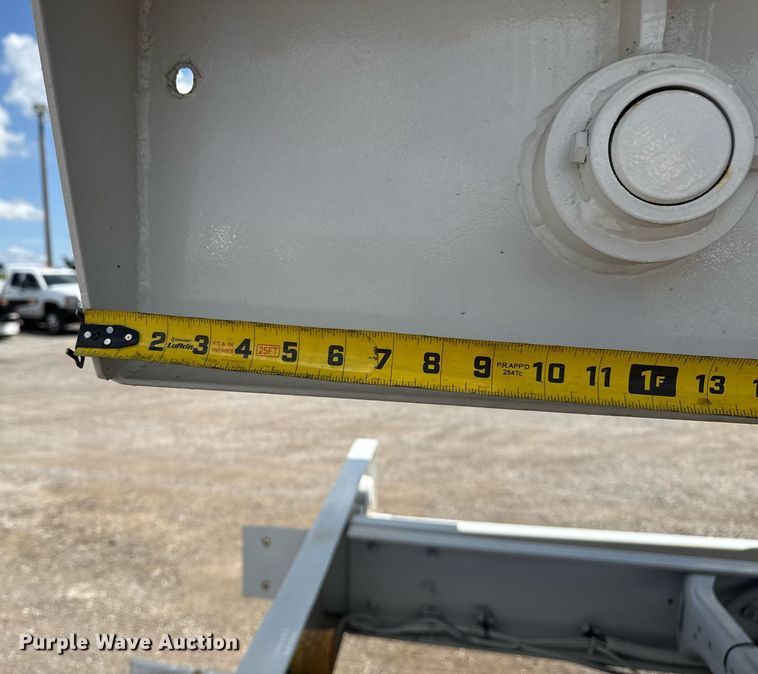 image for item EG5967 2008 Freightliner Business Class M2 scissor lift truck