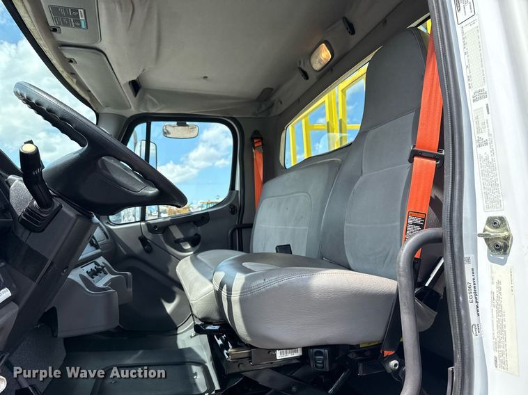 image for item EG5967 2008 Freightliner Business Class M2 scissor lift truck