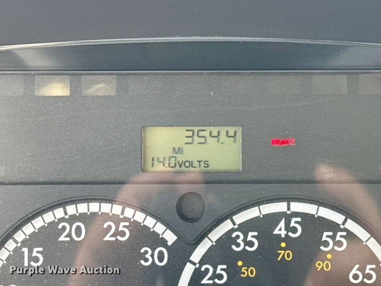 image for item EG5967 2008 Freightliner Business Class M2 scissor lift truck