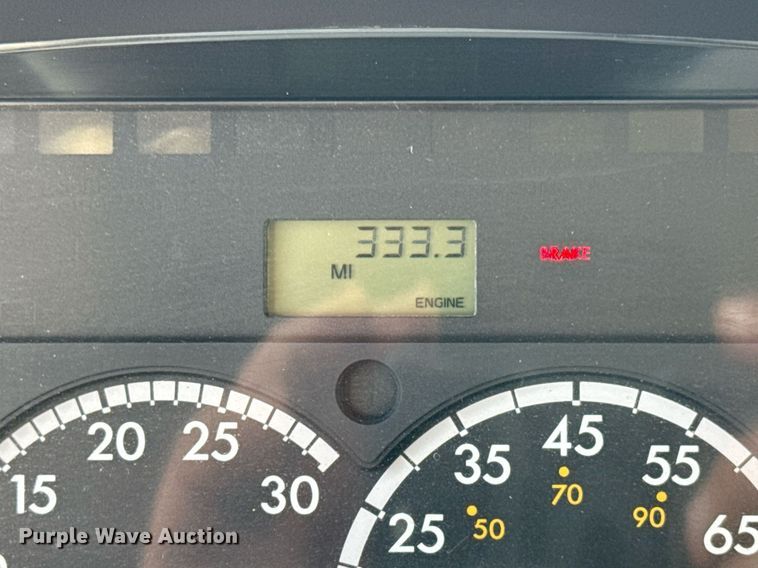 image for item EG5967 2008 Freightliner Business Class M2 scissor lift truck