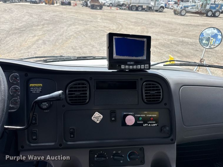 image for item EG5967 2008 Freightliner Business Class M2 scissor lift truck