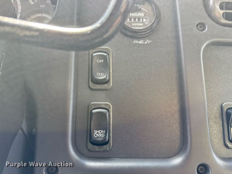 image for item EG5967 2008 Freightliner Business Class M2 scissor lift truck