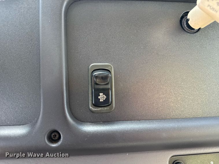 image for item EG5967 2008 Freightliner Business Class M2 scissor lift truck