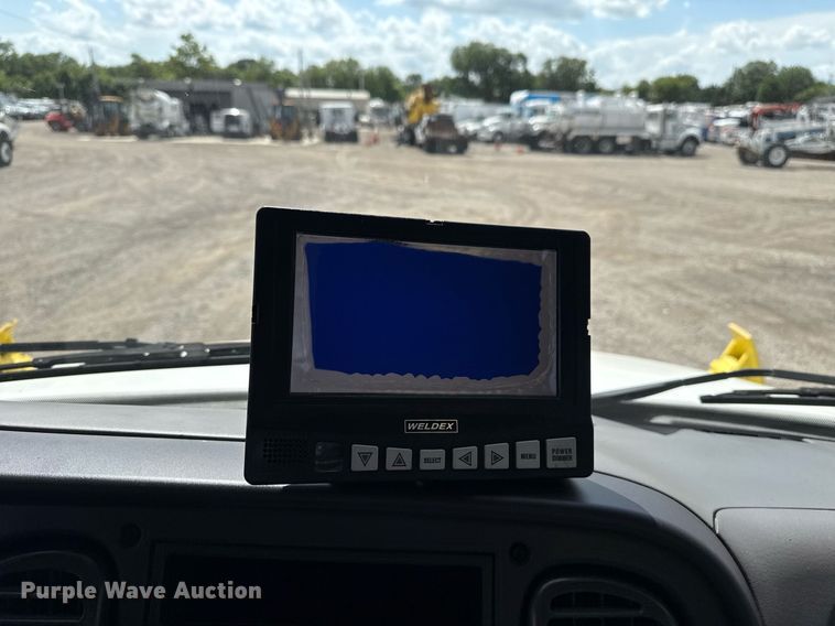 image for item EG5967 2008 Freightliner Business Class M2 scissor lift truck