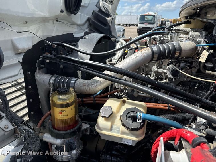 image for item EG5967 2008 Freightliner Business Class M2 scissor lift truck