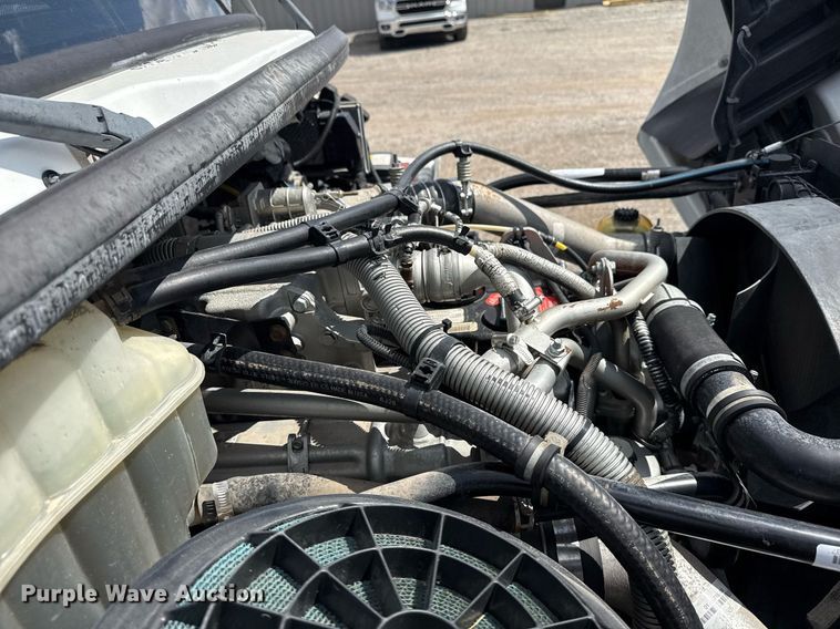 image for item EG5967 2008 Freightliner Business Class M2 scissor lift truck