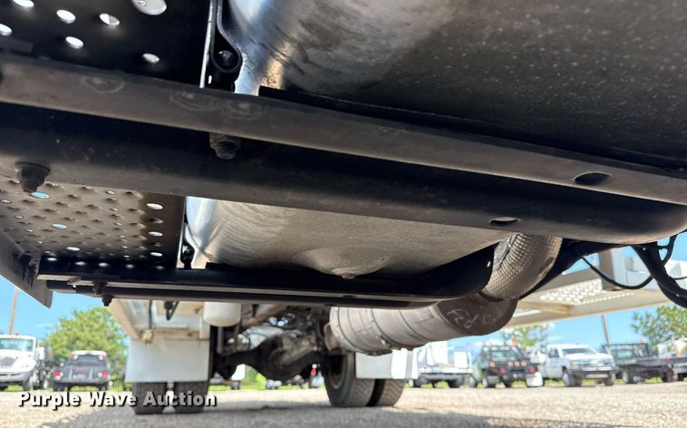 image for item EG5967 2008 Freightliner Business Class M2 scissor lift truck