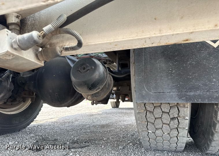 image for item EG5967 2008 Freightliner Business Class M2 scissor lift truck