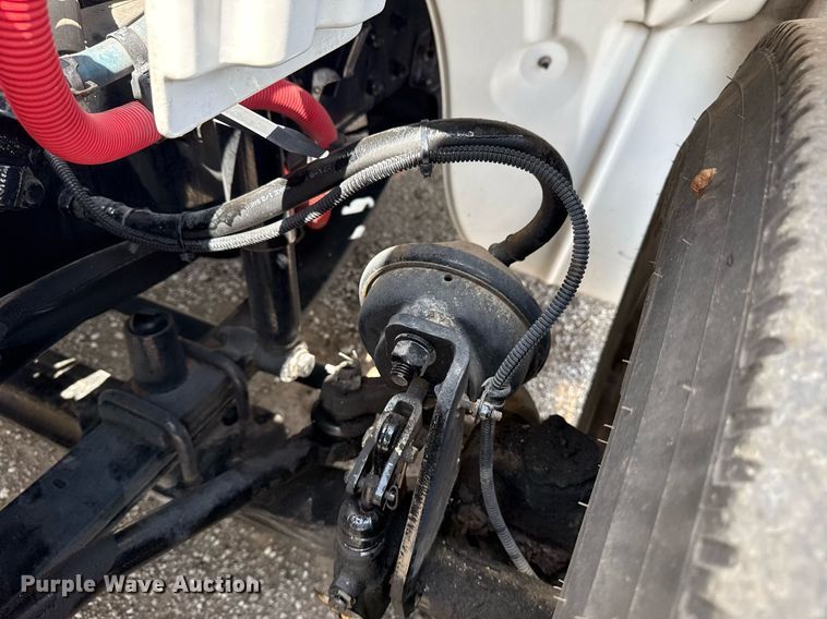 image for item EG5967 2008 Freightliner Business Class M2 scissor lift truck