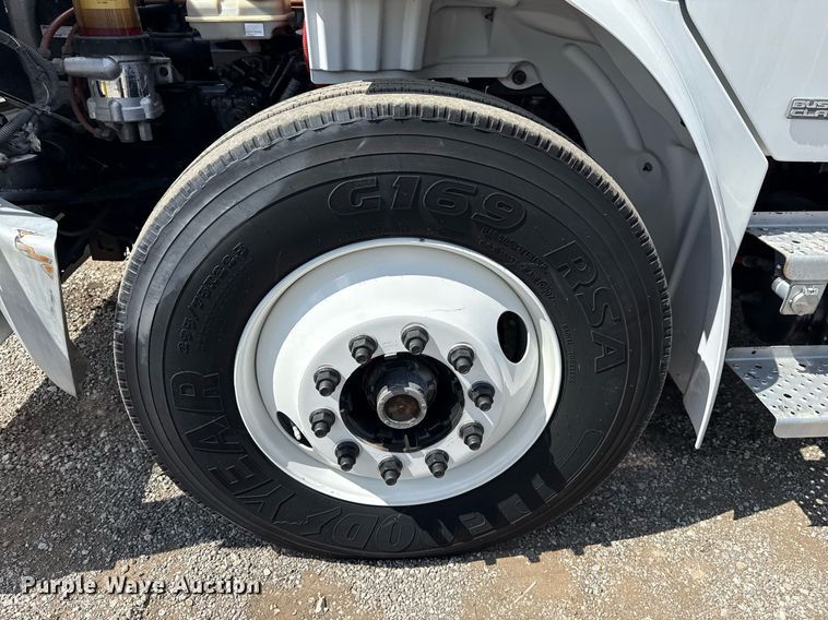 image for item EG5967 2008 Freightliner Business Class M2 scissor lift truck