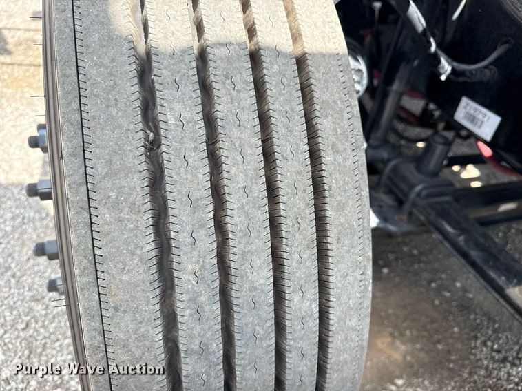 image for item EG5967 2008 Freightliner Business Class M2 scissor lift truck