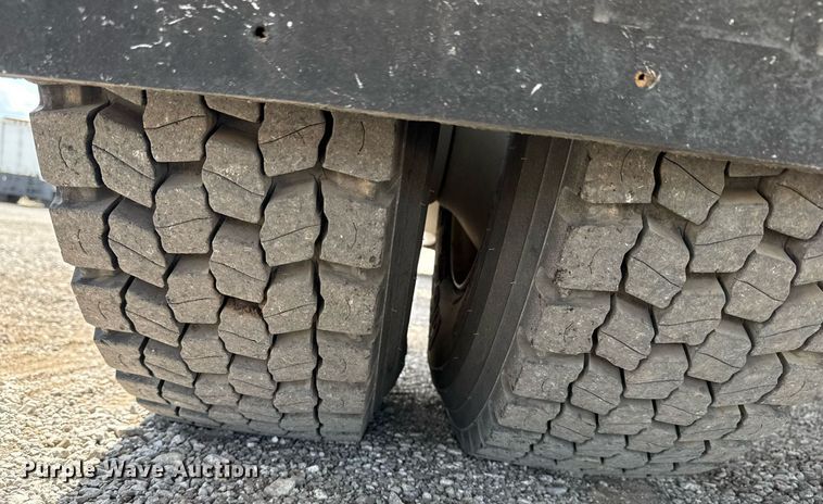 image for item EG5967 2008 Freightliner Business Class M2 scissor lift truck