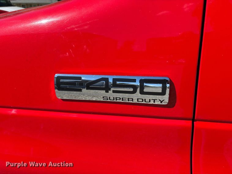 image for item EJ7679 2018 Ford E450 Super Duty van cab and chassis