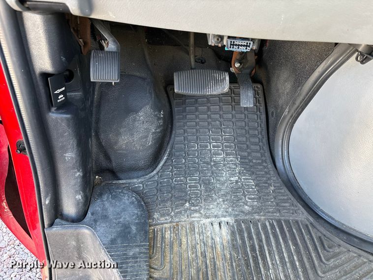 image for item EJ7679 2018 Ford E450 Super Duty van cab and chassis