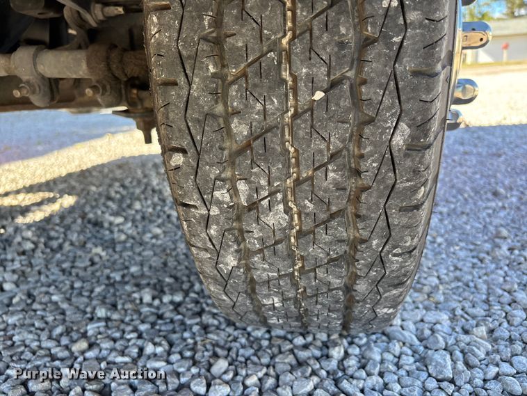 image for item EJ7679 2018 Ford E450 Super Duty van cab and chassis