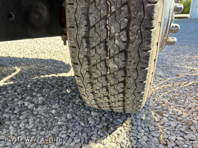 image for item EJ7679 2018 Ford E450 Super Duty van cab and chassis