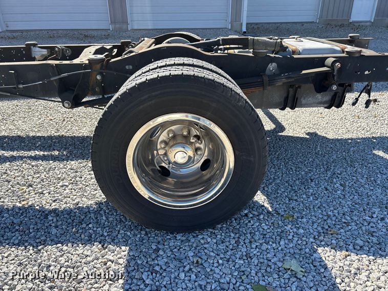 image for item EJ7679 2018 Ford E450 Super Duty van cab and chassis