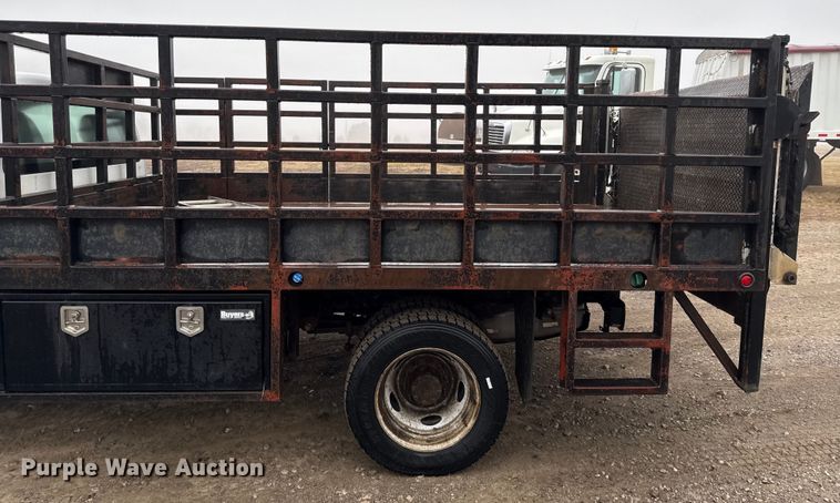 image for item EN0167 2013 Ford F550 Super Duty flatbed truck