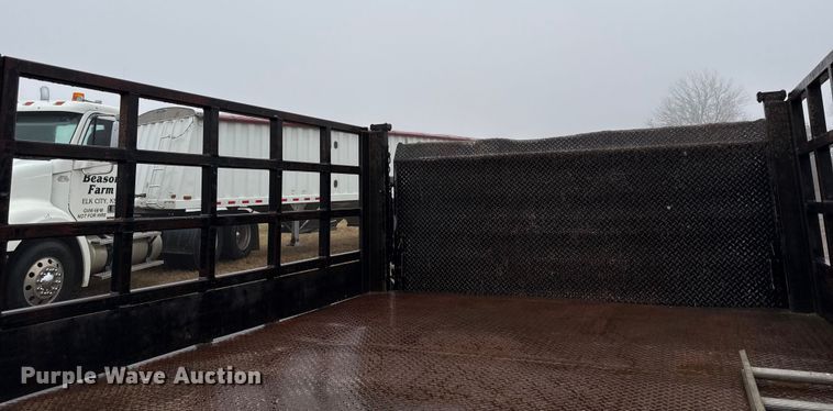 image for item EN0167 2013 Ford F550 Super Duty flatbed truck