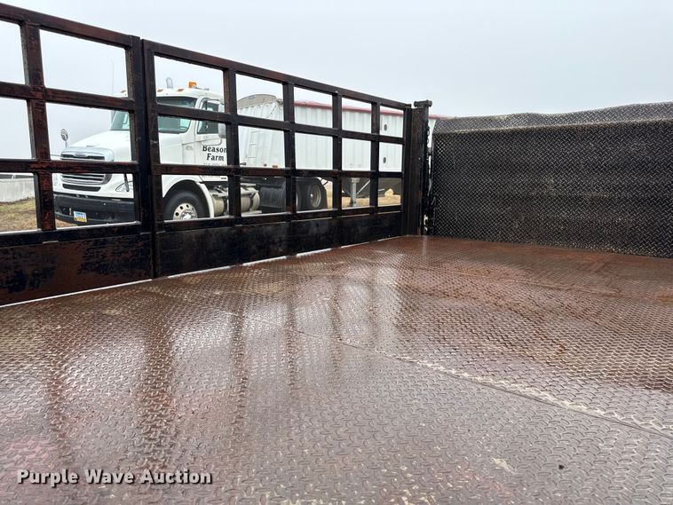 image for item EN0167 2013 Ford F550 Super Duty flatbed truck