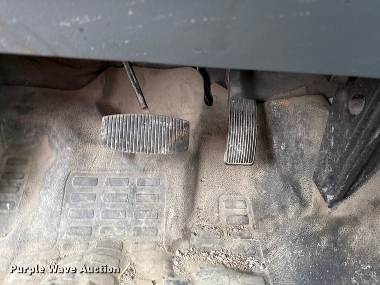 image for item EN0167 2013 Ford F550 Super Duty flatbed truck