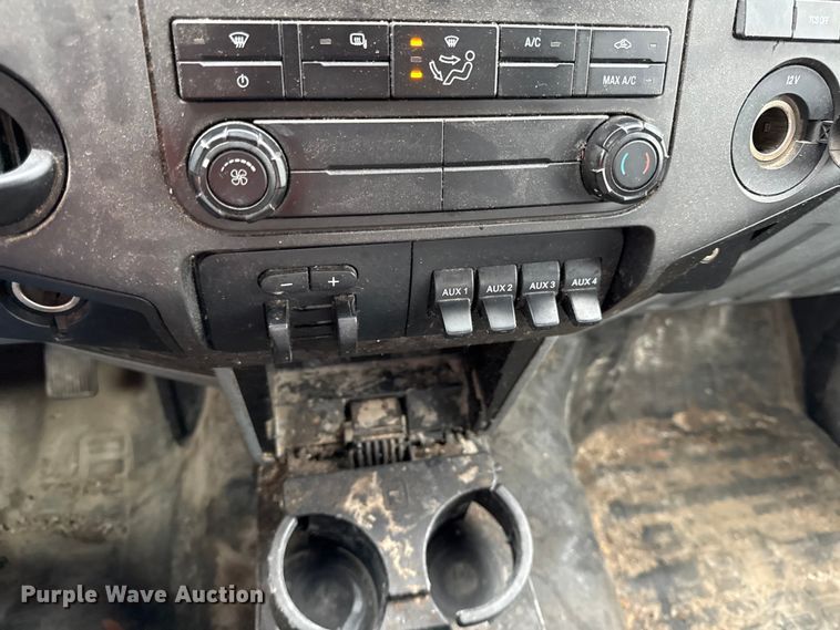 image for item EN0167 2013 Ford F550 Super Duty flatbed truck