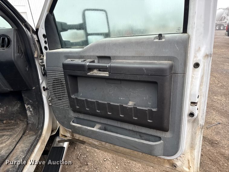 image for item EN0167 2013 Ford F550 Super Duty flatbed truck