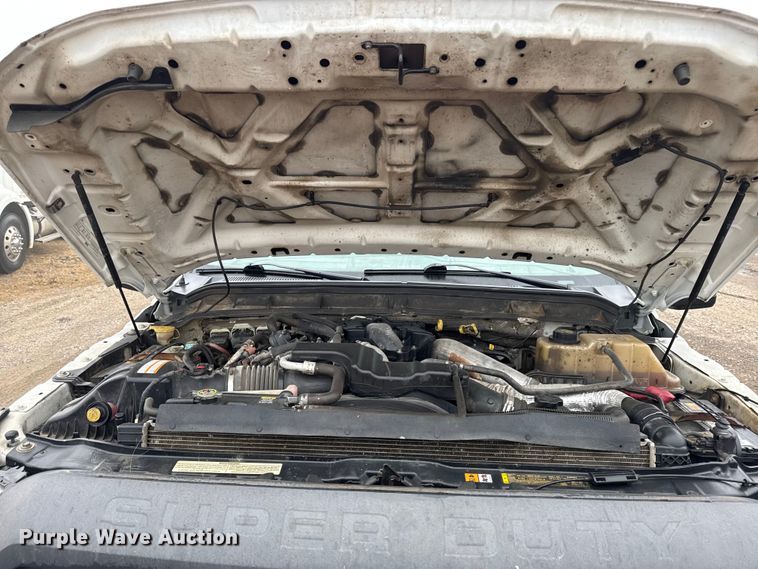 image for item EN0167 2013 Ford F550 Super Duty flatbed truck