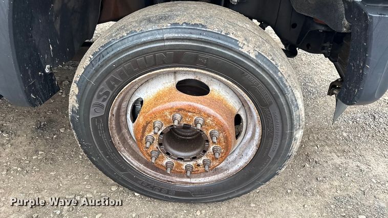 image for item EN0167 2013 Ford F550 Super Duty flatbed truck