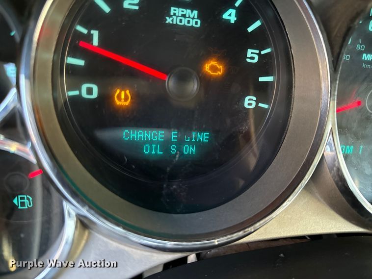 image for item EN0172 2010 Chevrolet Silverado 2500HD Ext. Cab pickup truck