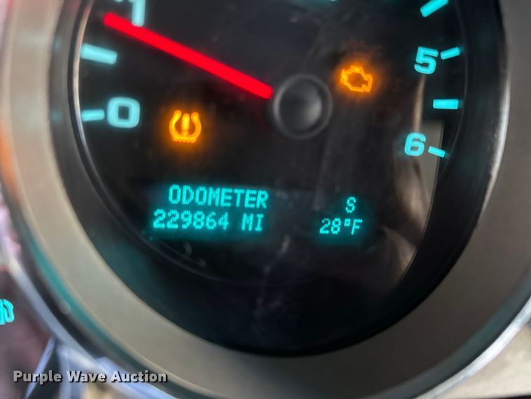 image for item EN0172 2010 Chevrolet Silverado 2500HD Ext. Cab pickup truck