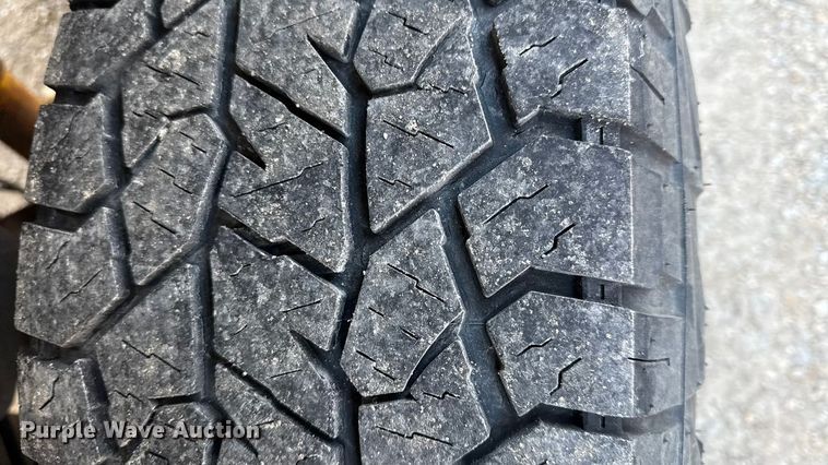 image for item EN0172 2010 Chevrolet Silverado 2500HD Ext. Cab pickup truck