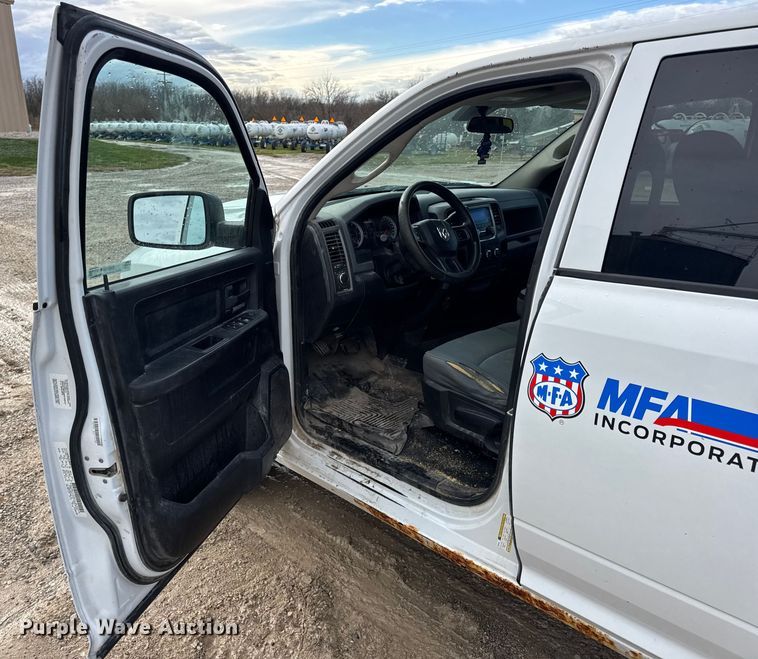 image for item EN0784 2013 RAM 1500 Ext. Cab pickup truck