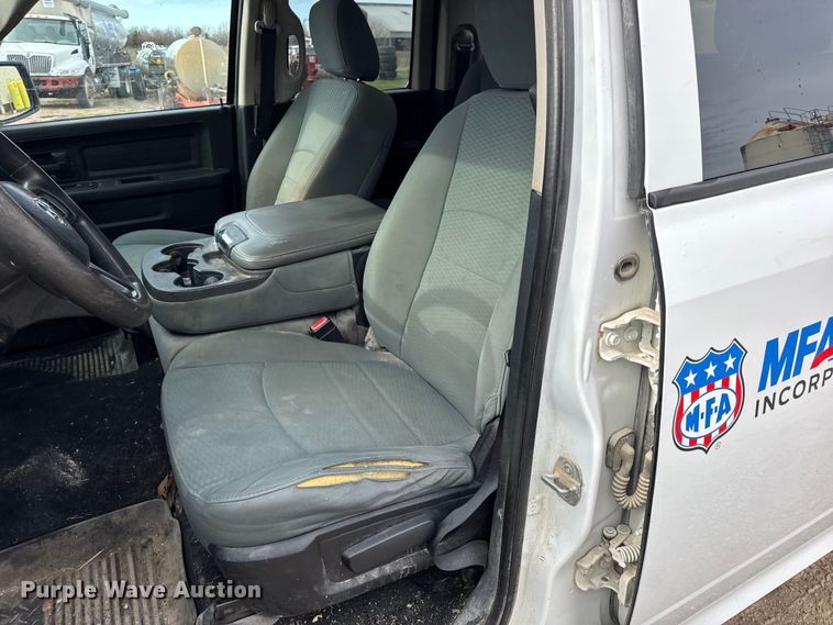 image for item EN0784 2013 RAM 1500 Ext. Cab pickup truck