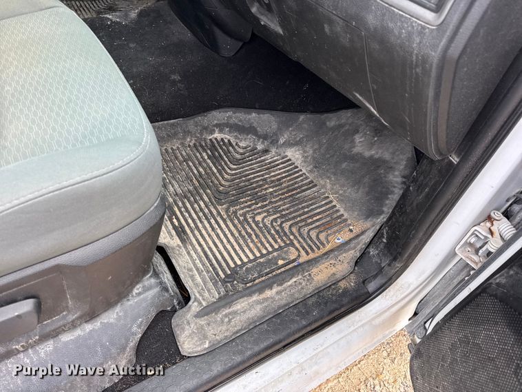 image for item EN0784 2013 RAM 1500 Ext. Cab pickup truck